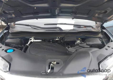 2016 Honda Pilot Touring z USA, uszkodzony, nr VIN 5FNYF5H92GB008209